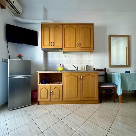 Villa Mihal Apartments Ксамил Экстерьер фото