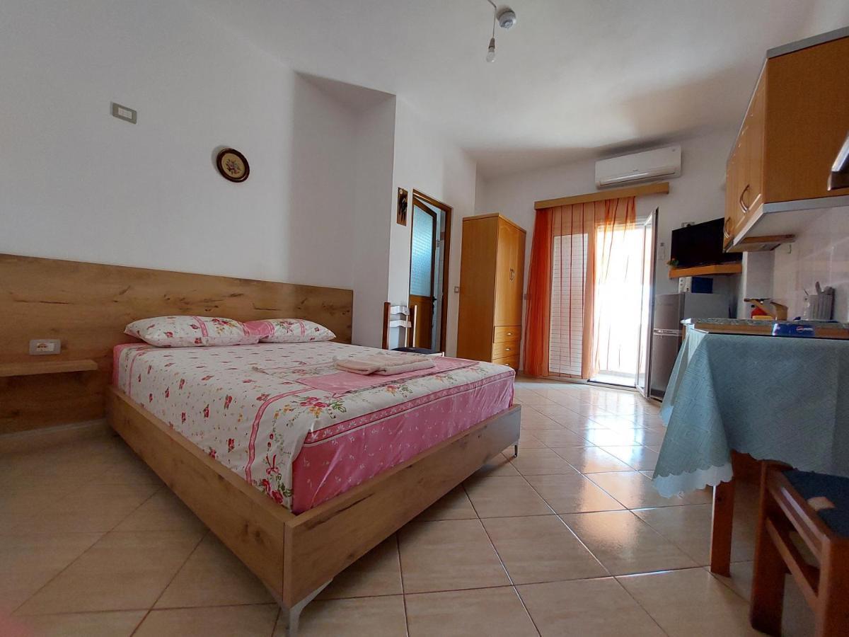 Villa Mihal Apartments Ксамил Экстерьер фото