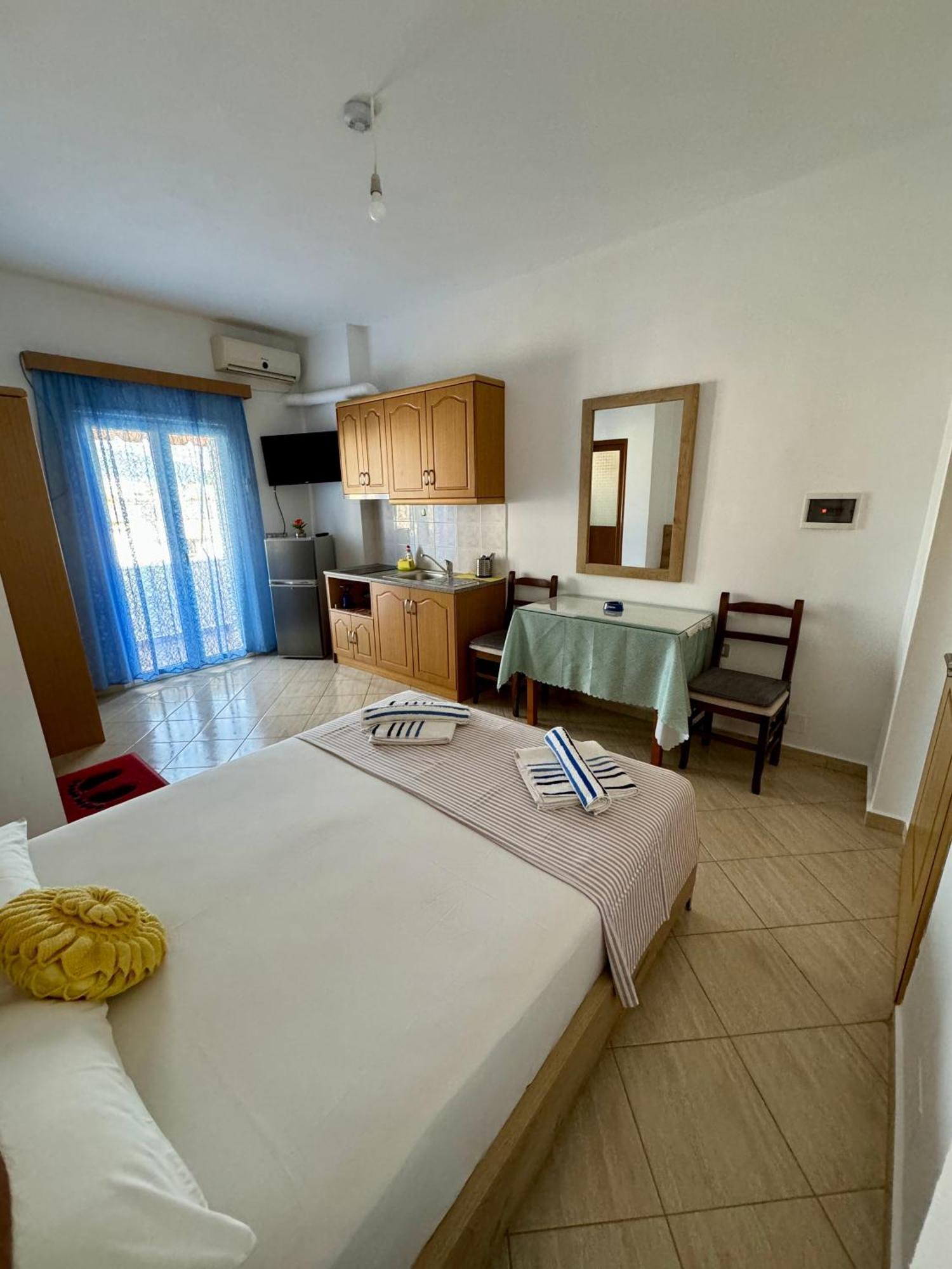 Villa Mihal Apartments Ксамил Экстерьер фото