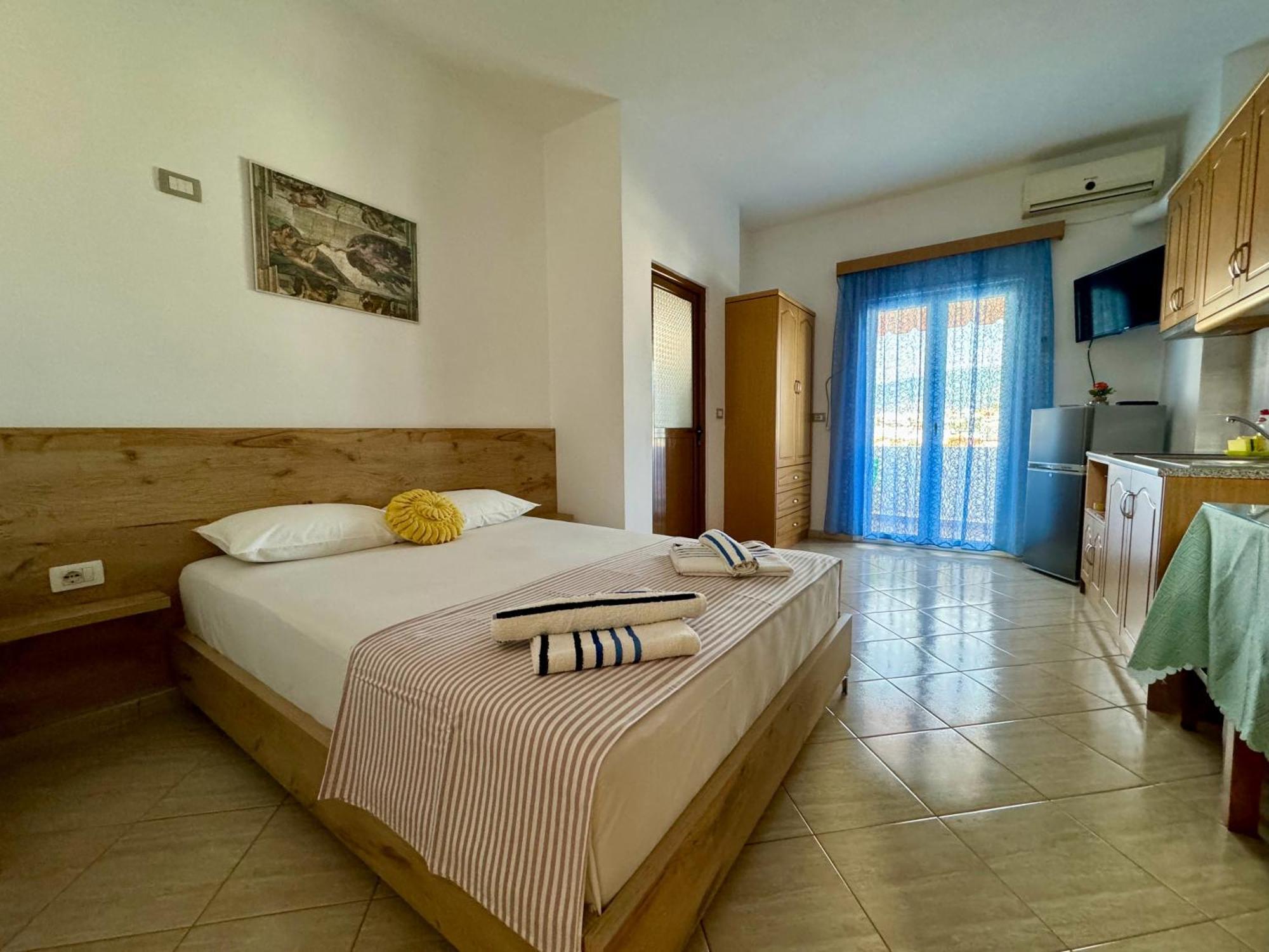 Villa Mihal Apartments Ксамил Экстерьер фото